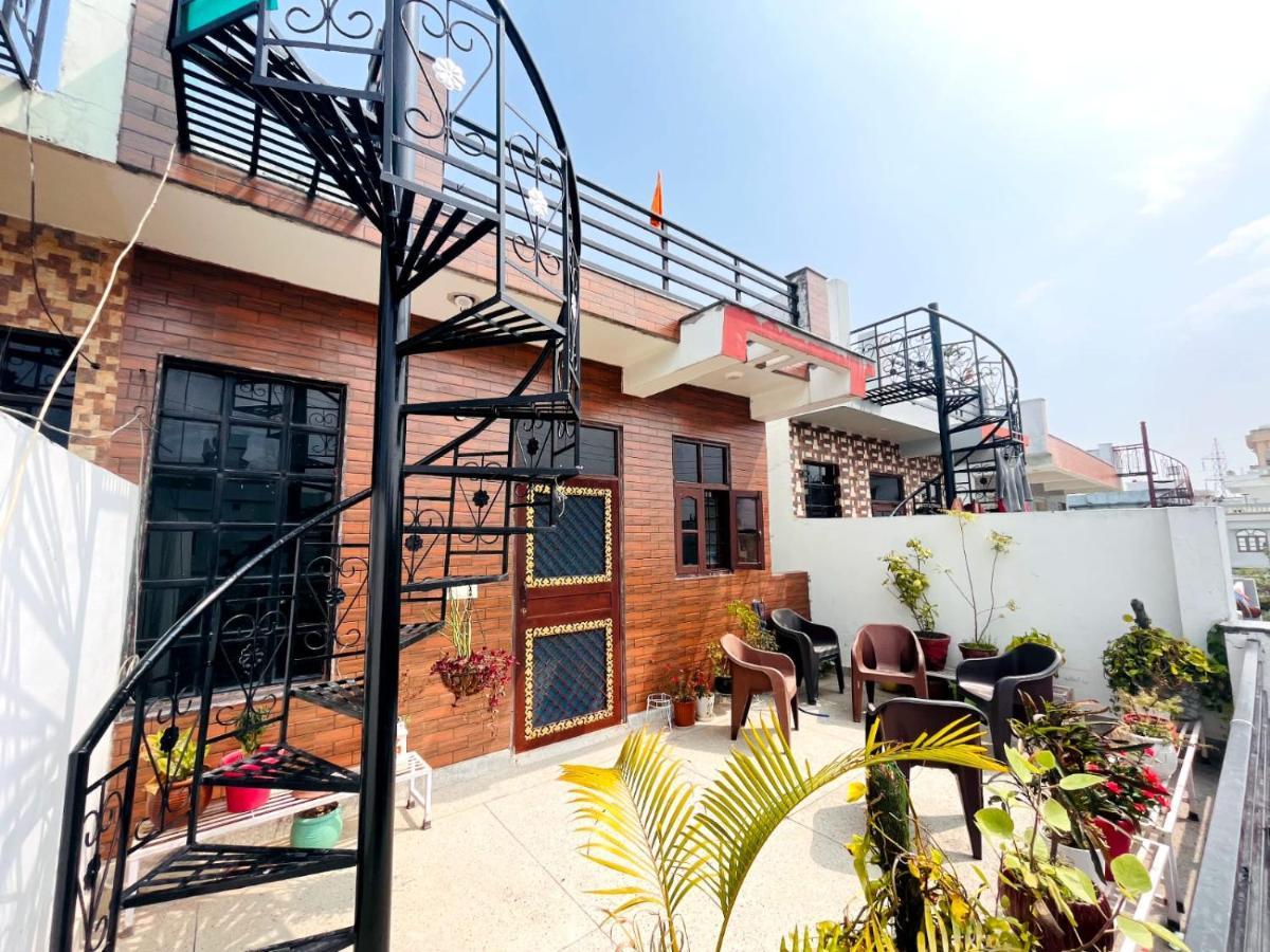 Sugandhim Kutir Lägenhet Dehradun Exteriör bild