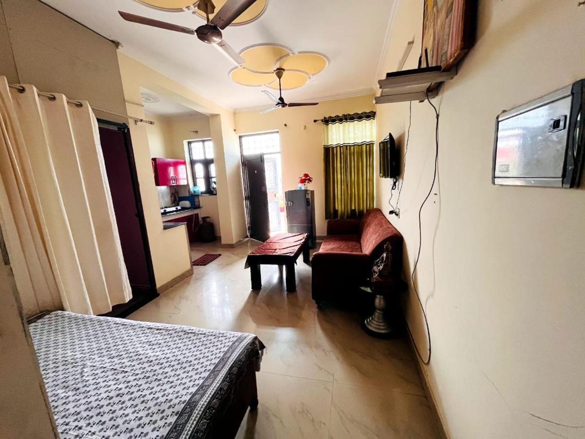 Sugandhim Kutir Lägenhet Dehradun Exteriör bild