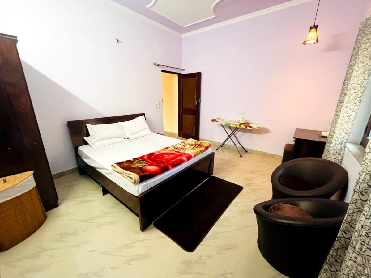 Sugandhim Kutir Lägenhet Dehradun Exteriör bild